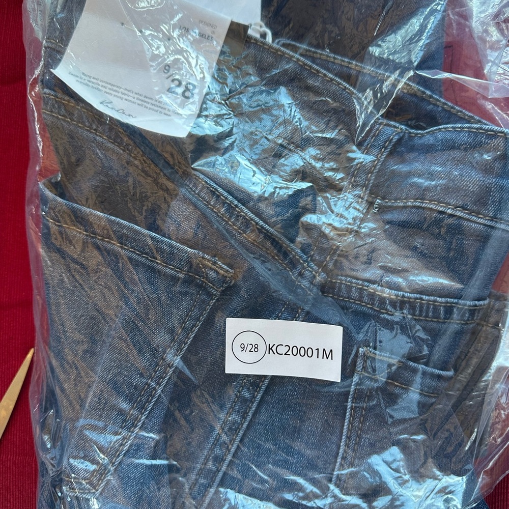 Classic Blue Women's Jeans - Picture 2 of 2